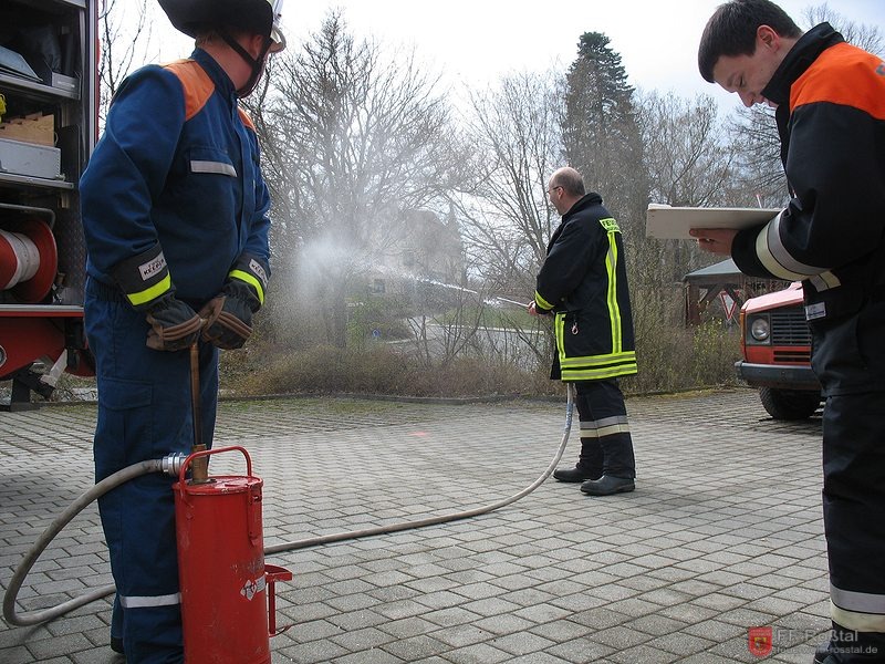 Bild 19 von 21 Pr&uuml;fung: Inbetriebnahme der K&uuml;belspritze