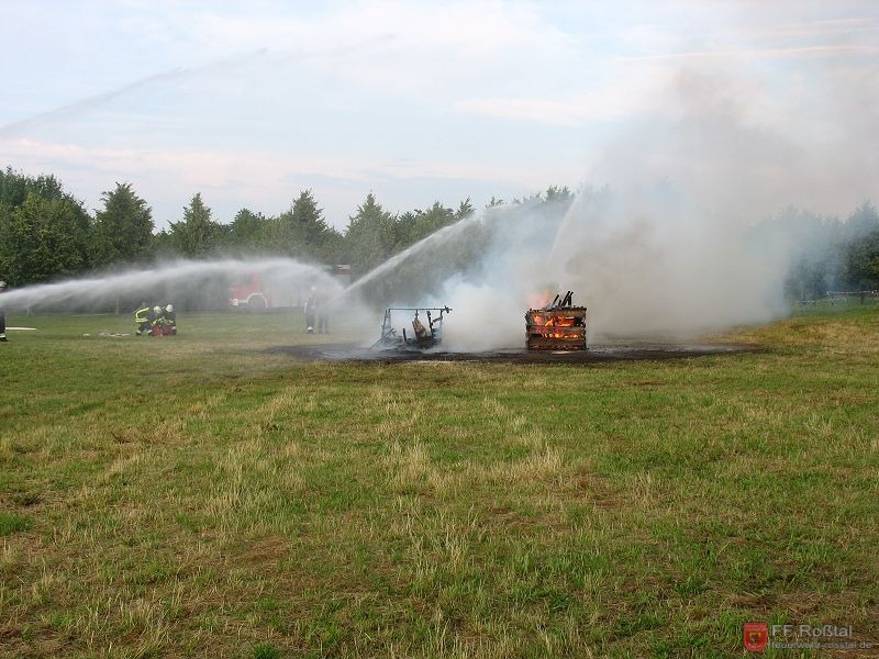 Bild 9 von 22 Der L&ouml;schangriff erfolgt.