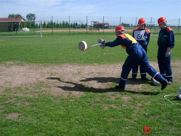 Bild 4 von 15 Auswerfen eines Schlauches