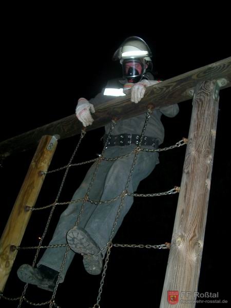 Bild 16 von 23 Am Kletterger&uuml;st.