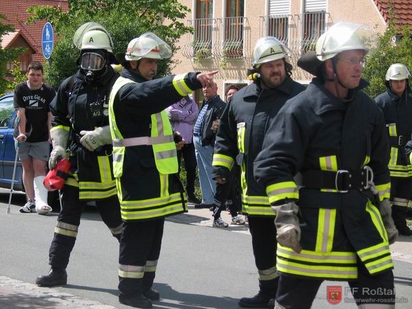 Bild 4 von 18 Nach Lageerkundung wurden die Einsatzkräfte eingewiesen.